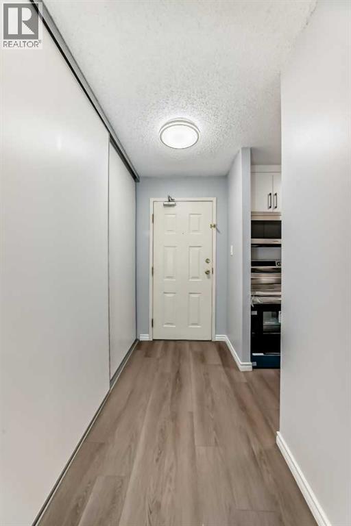 924 14 Avenue Southwest Property Photo 6