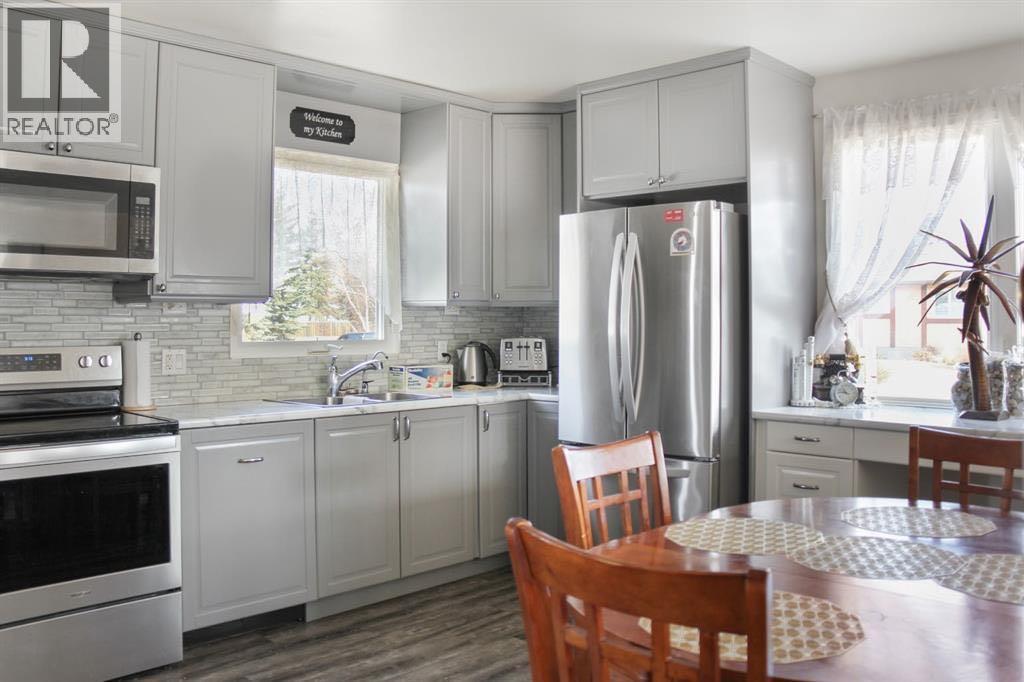 4801 48 Avenue Property Photo 11