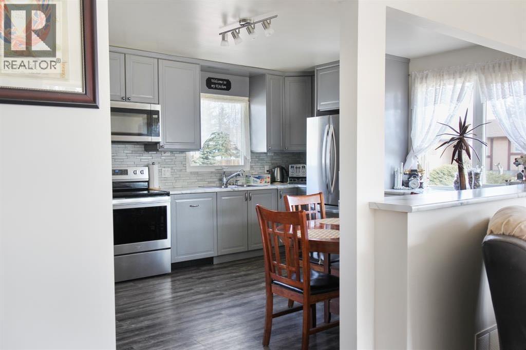 4801 48 Avenue Property Photo 12