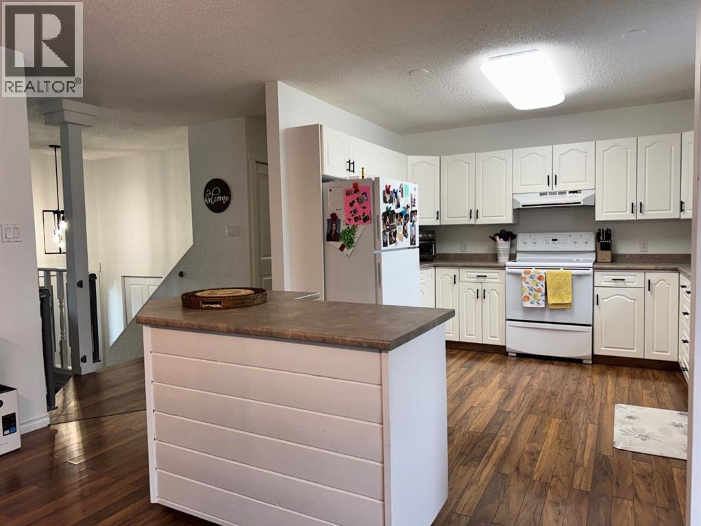 11604 106 Avenue Property Photo 3