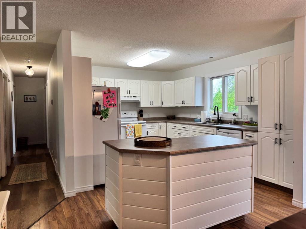 11604 106 Avenue Property Photo 4