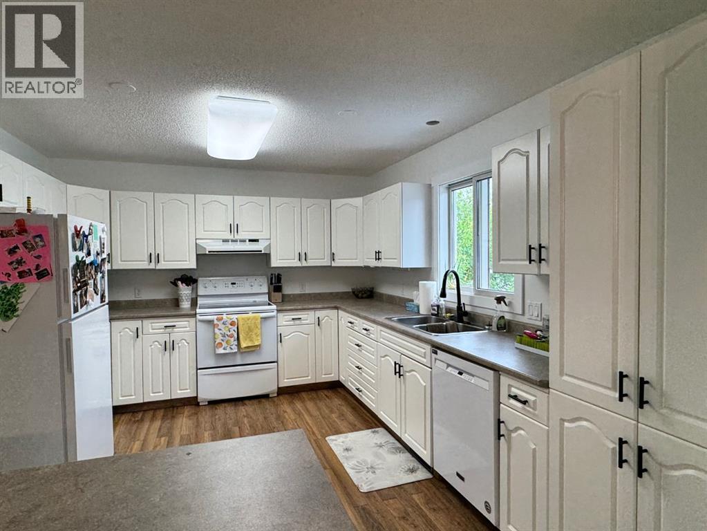 11604 106 Avenue Property Photo 5
