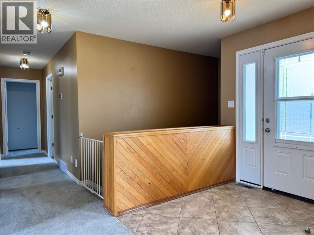 11300 110 Avenue Crescent Property Photo 3