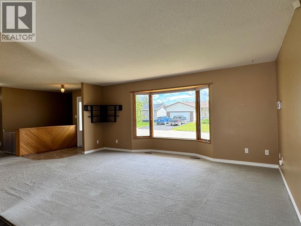 11300 110 Avenue Crescent Property Photo 6