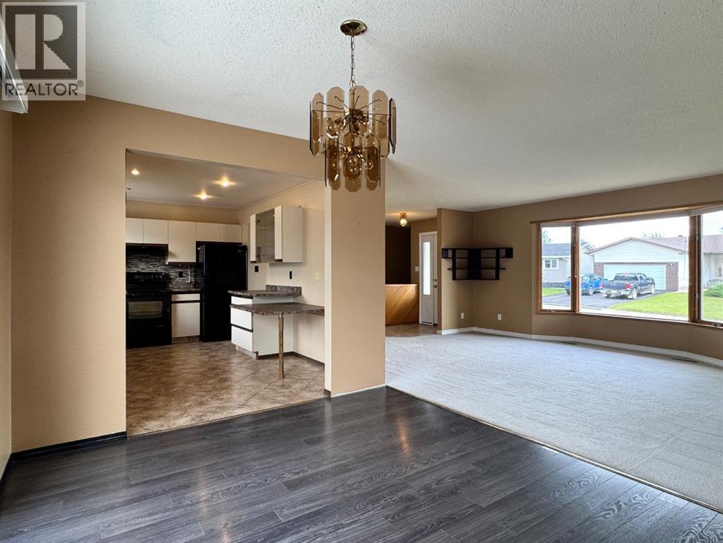 11300 110 Avenue Crescent Property Photo 8