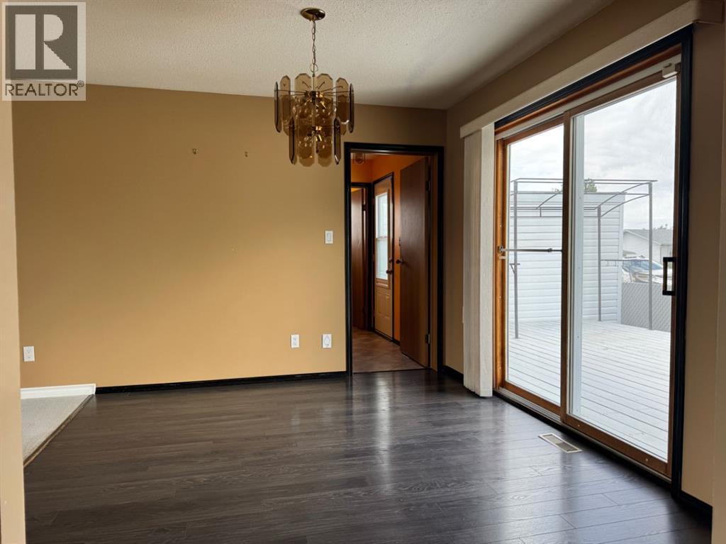 11300 110 Avenue Crescent Property Photo 12