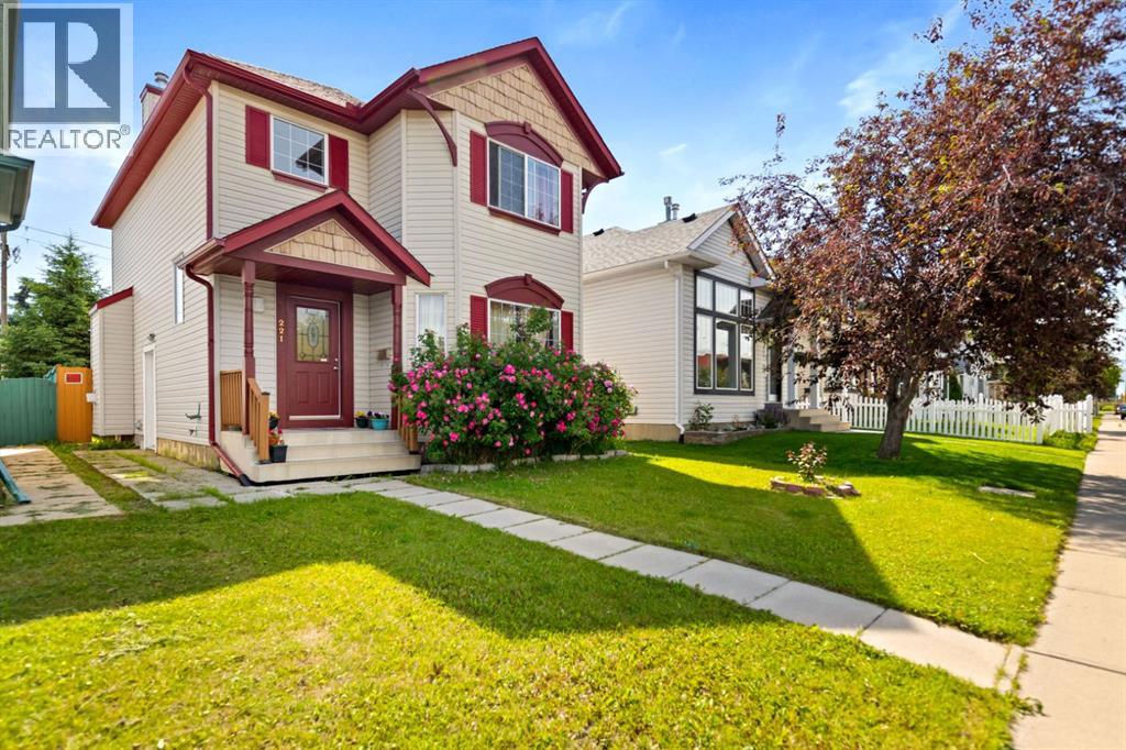 221 Tarington Close Ne Property Photo 3