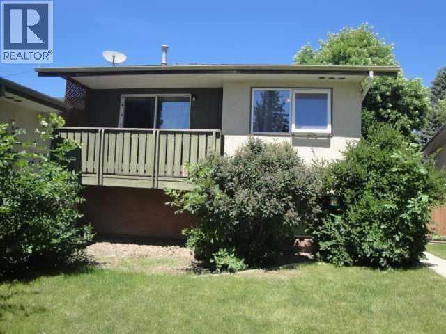 39 Meadowlark Boulevard N Property Photo 2