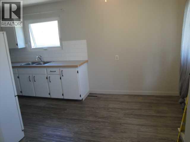 39 Meadowlark Boulevard N Property Photo 6
