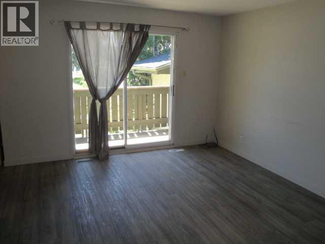 39 Meadowlark Boulevard N Property Photo 7