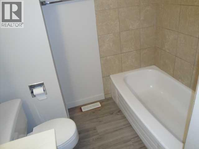 39 Meadowlark Boulevard N Property Photo 14