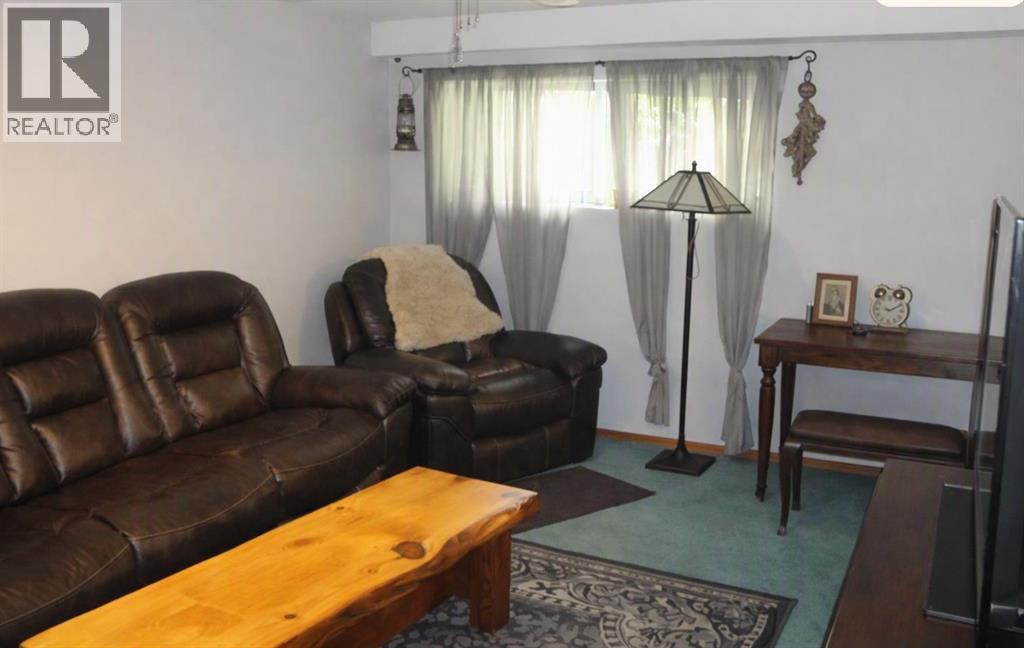 39 Meadowlark Boulevard N Property Photo 21