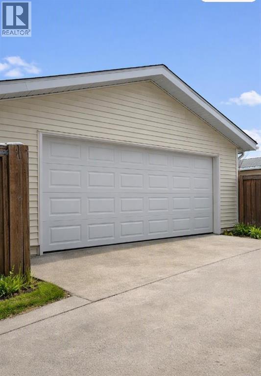 39 Meadowlark Boulevard N Property Photo 28