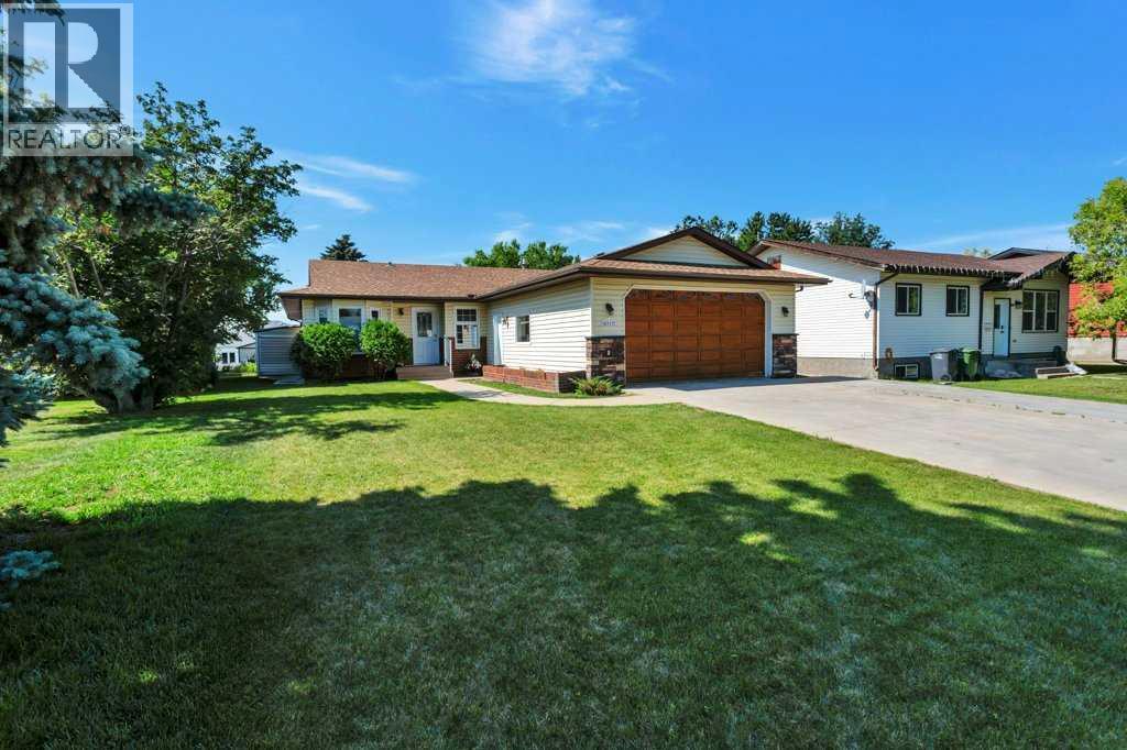 5217 46 Avenue Property Photo 1
