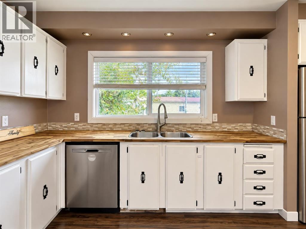810 56 Property Photo 7