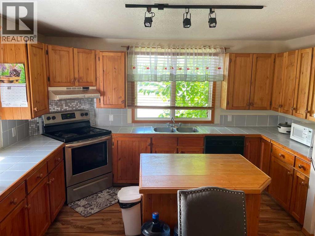 10705 111 Street Property Photo 2