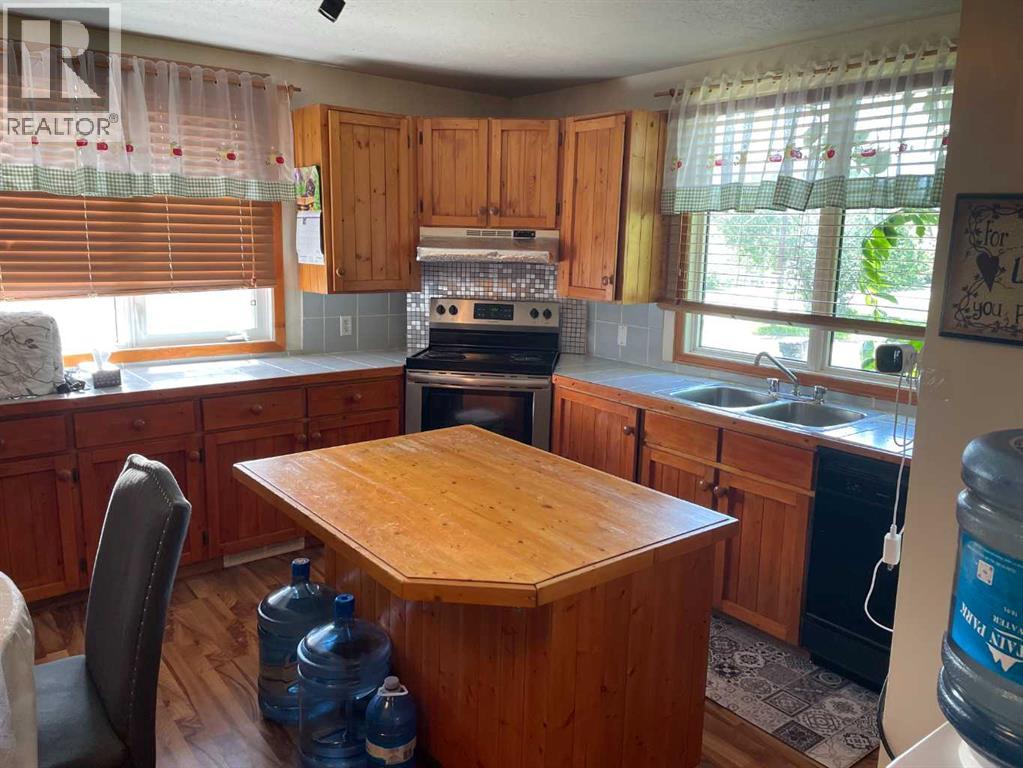 10705 111 Street Property Photo 3