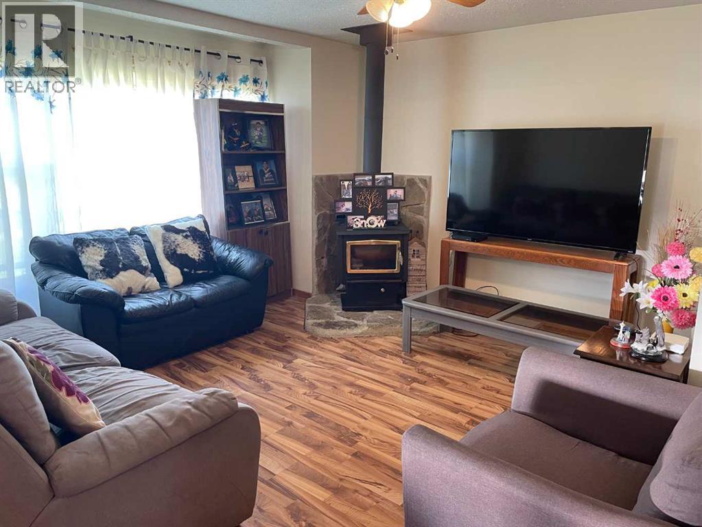 10705 111 Street Property Photo 6