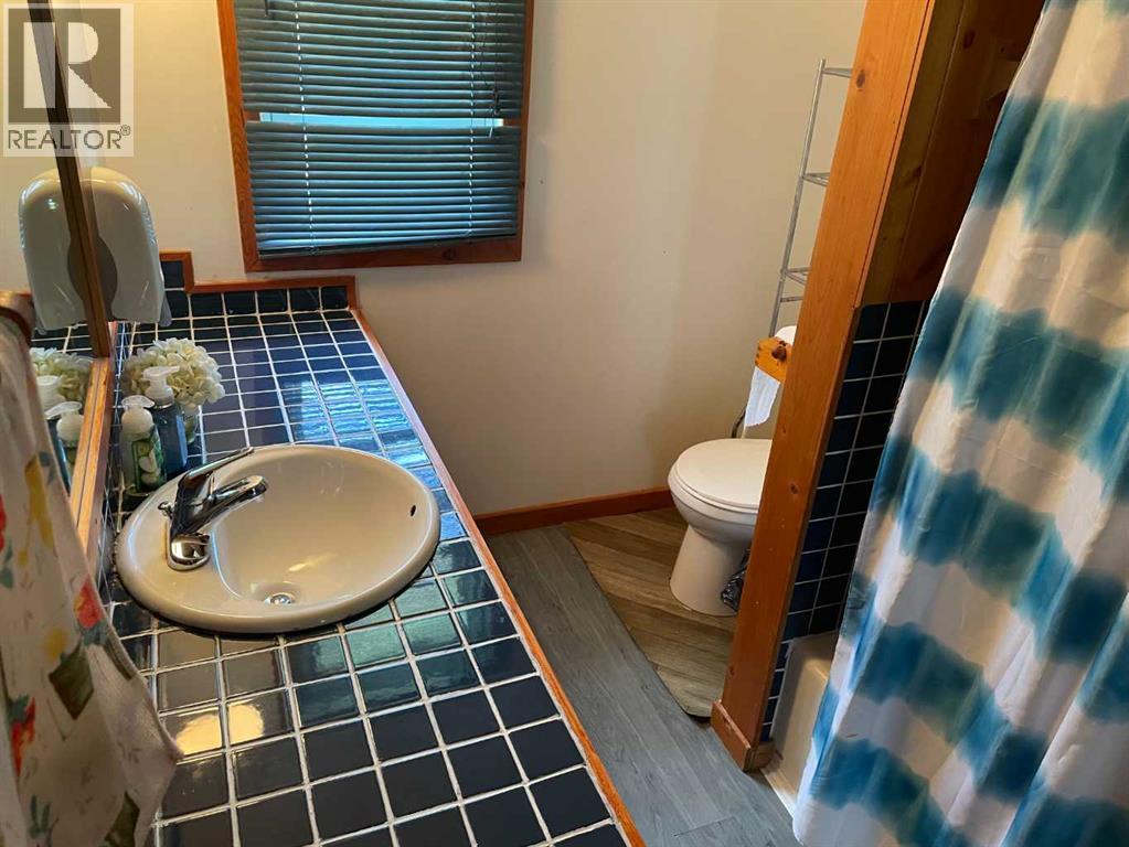 10705 111 Street Property Photo 9
