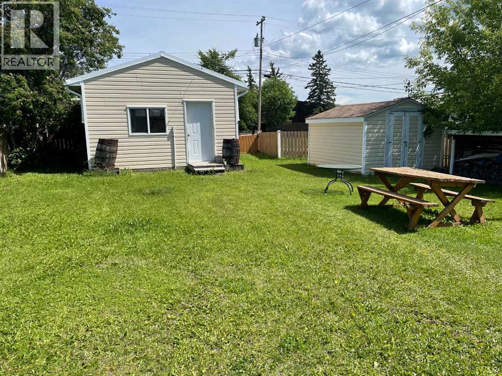 10705 111 Street Property Photo 17