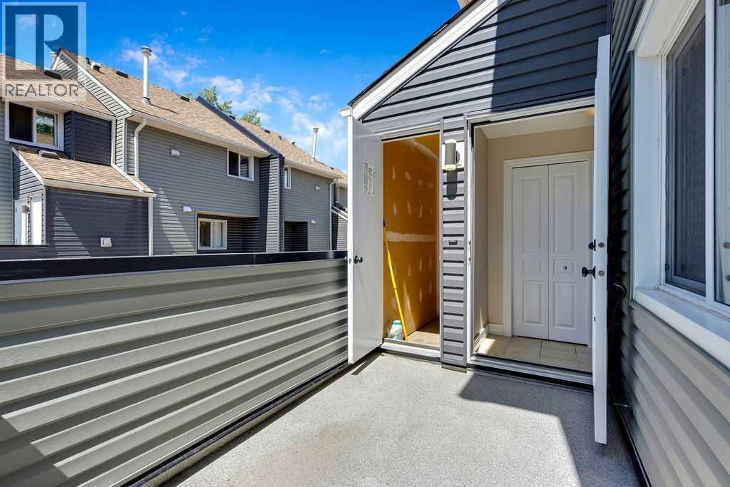 66 Glamis Green Southwest Property Photo 3