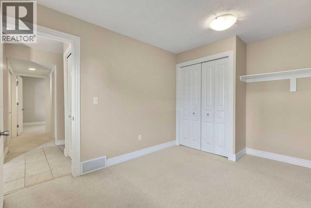 66 Glamis Green Southwest Property Photo 5