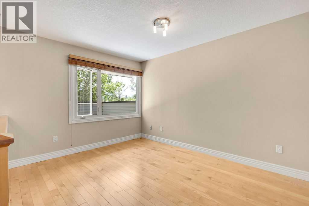 66 Glamis Green Southwest Property Photo 10