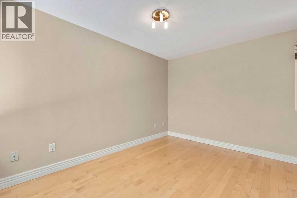 66 Glamis Green Southwest Property Photo 12