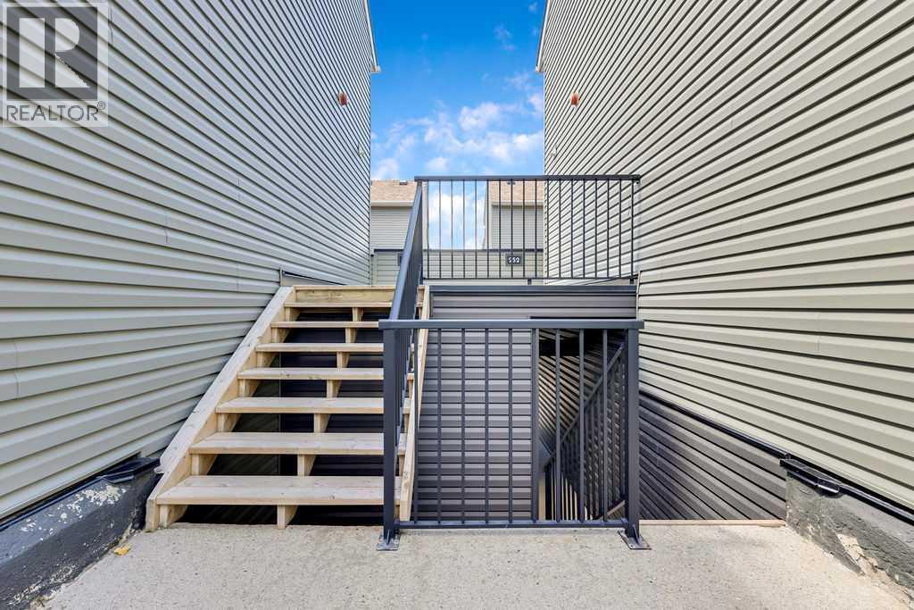 66 Glamis Green Southwest Property Photo 25