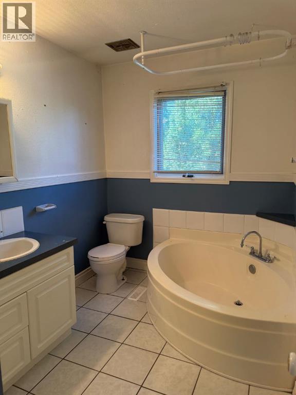 106 Ojibwa Place W Property Photo 12