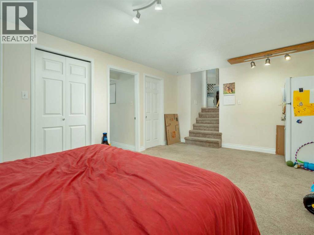 106 Ojibwa Place W Property Photo 13