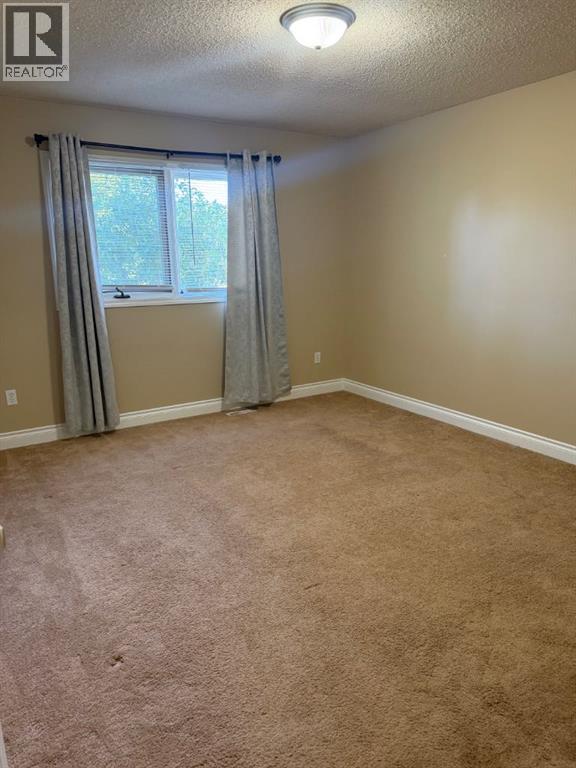 106 Ojibwa Place W Property Photo 14
