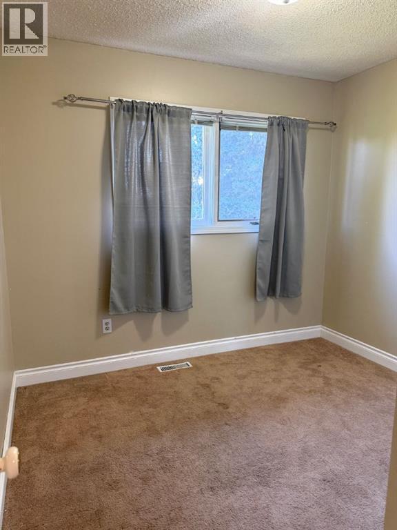 106 Ojibwa Place W Property Photo 16