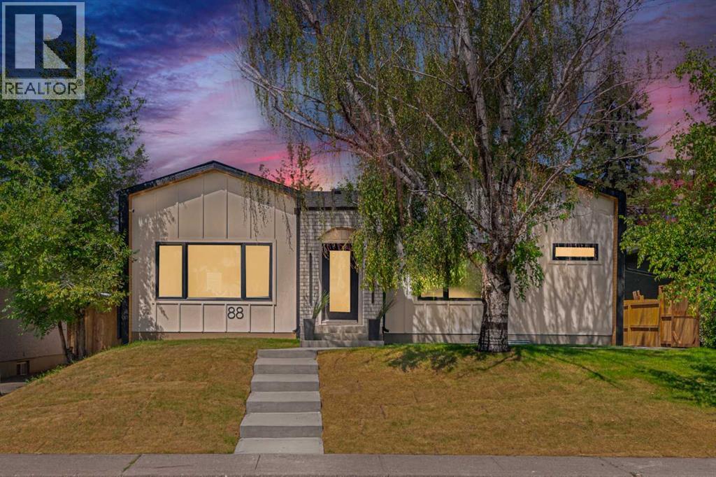 88 Cheyenne Crescent Nw Property Photo 3
