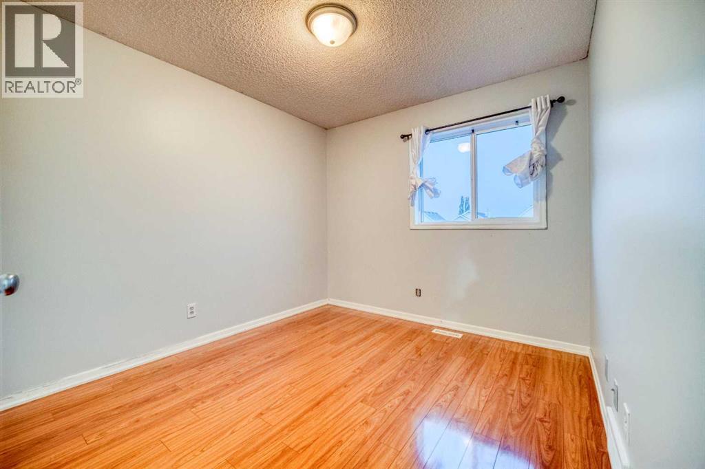 81 Prestwick Avenue Se Property Photo 25