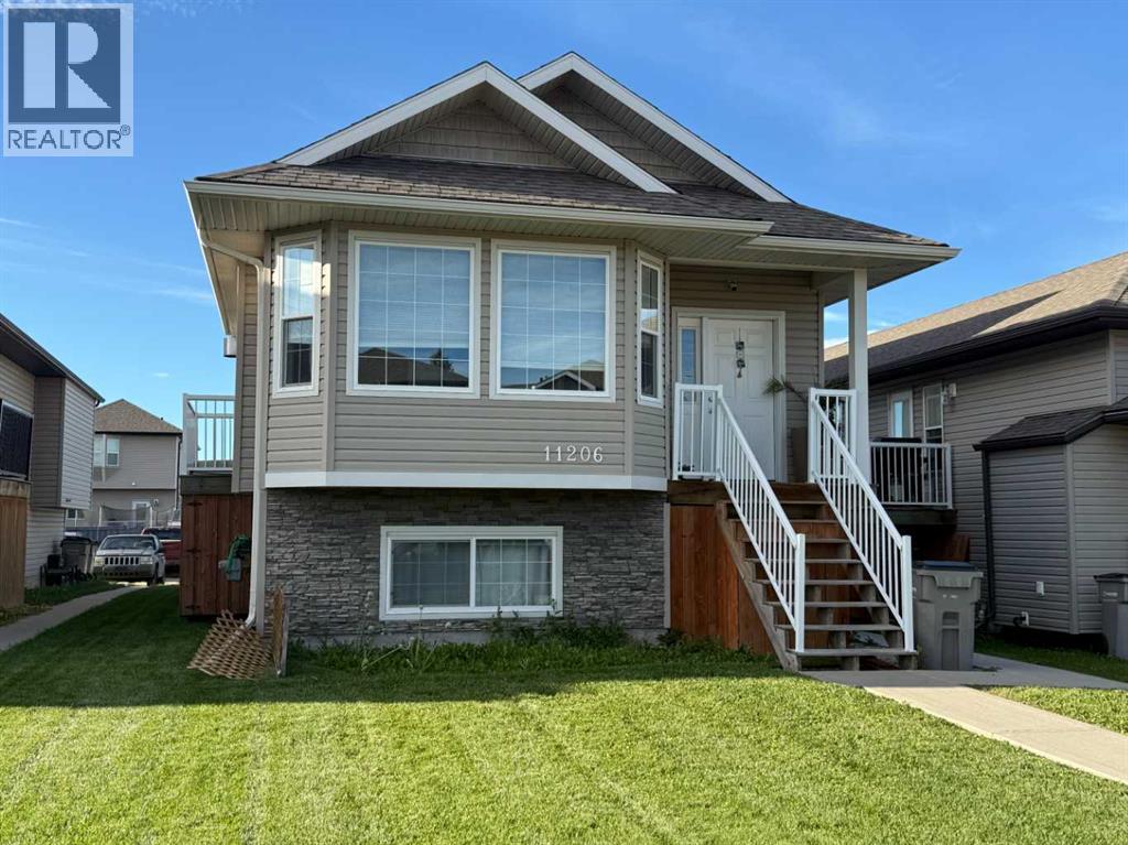 11206 75a Avenue Property Photo 1