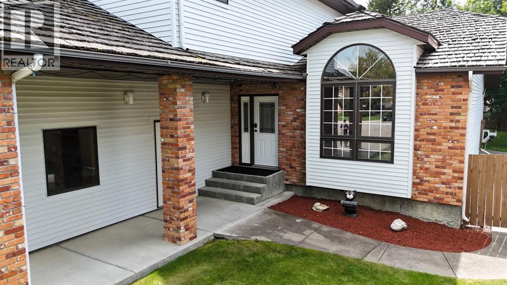 5245 16 Avenue Property Photo 4