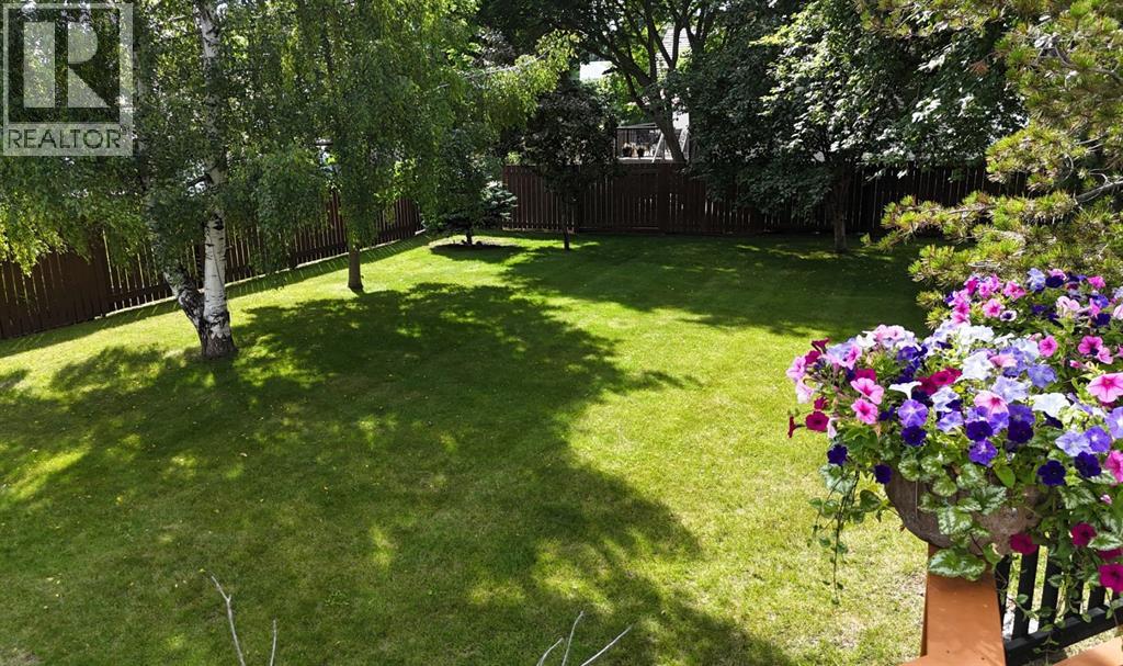 5245 16 Avenue Property Photo 12