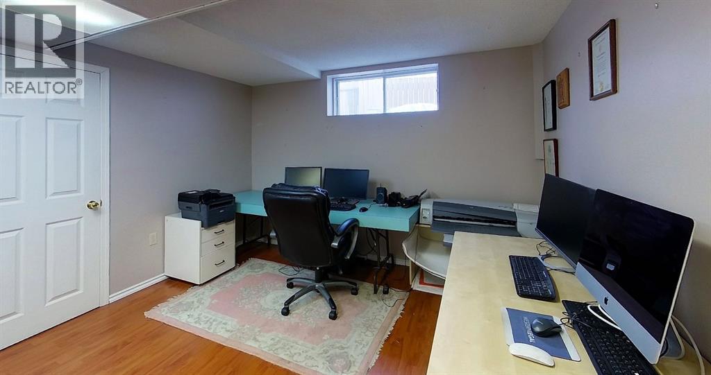 5245 16 Avenue Property Photo 46
