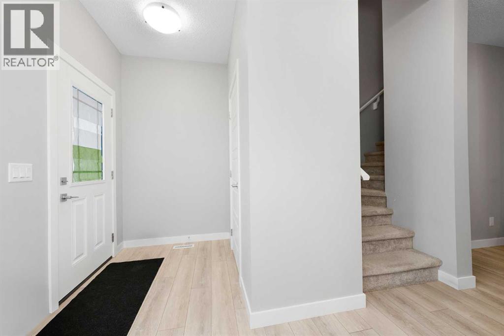 226 Ambleton Drive Nw Property Photo 4