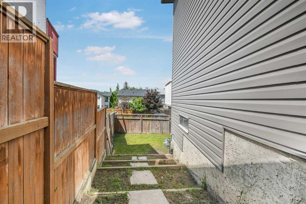 43 Covington Close Ne Property Photo 25
