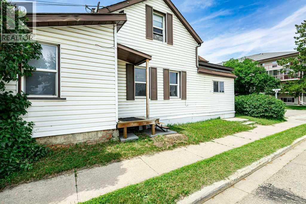 5003 48 Street Property Photo 2