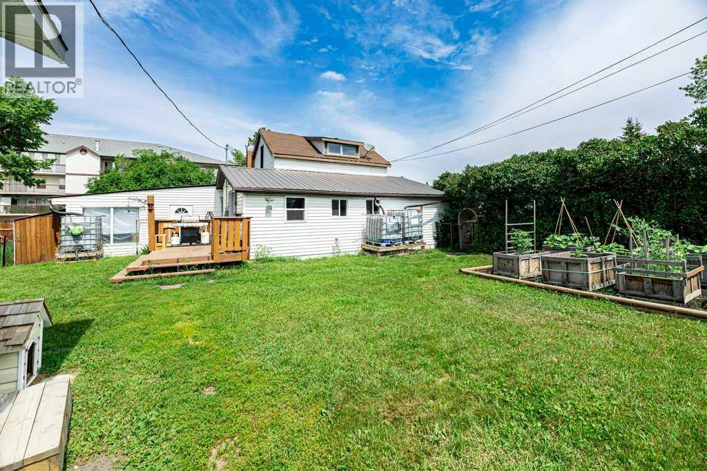 5003 48 Street Property Photo 10