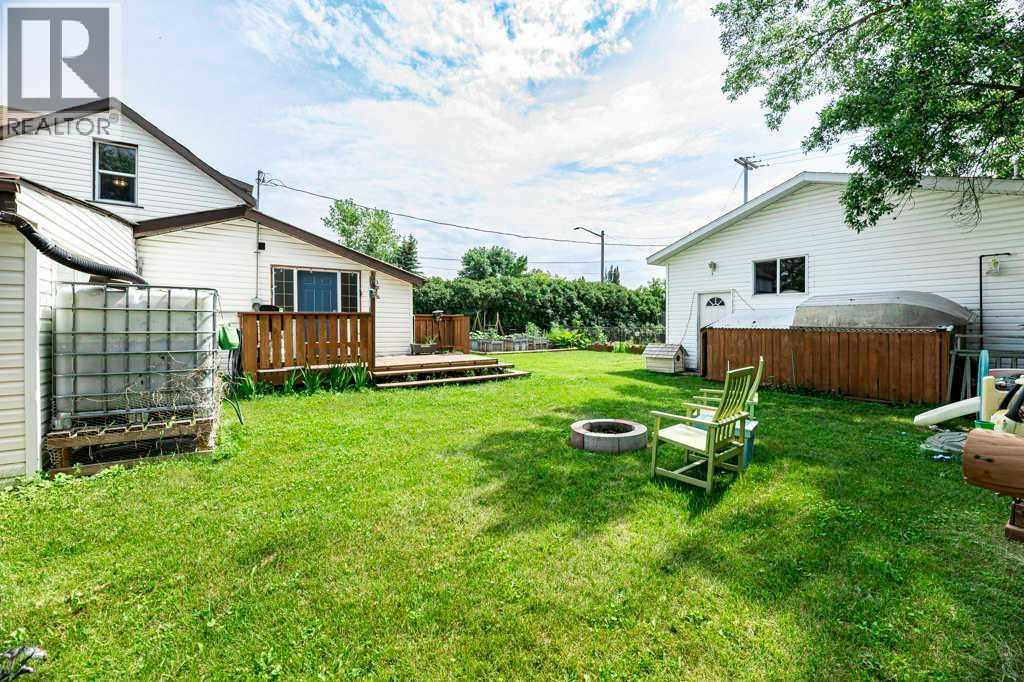5003 48 Street Property Photo 14
