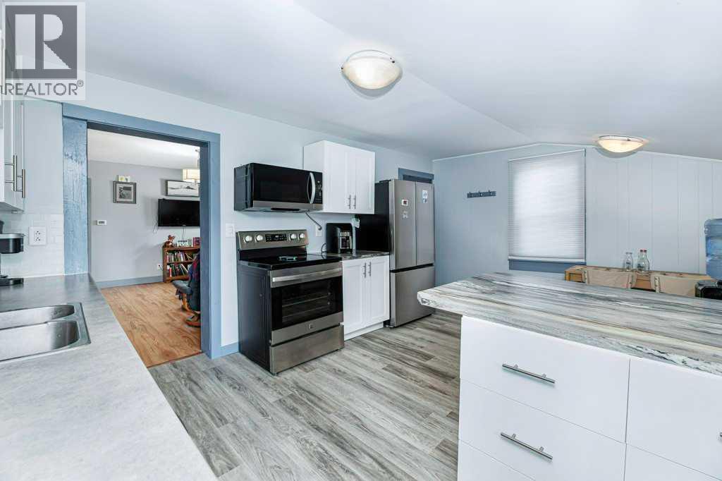 5003 48 Street Property Photo 25