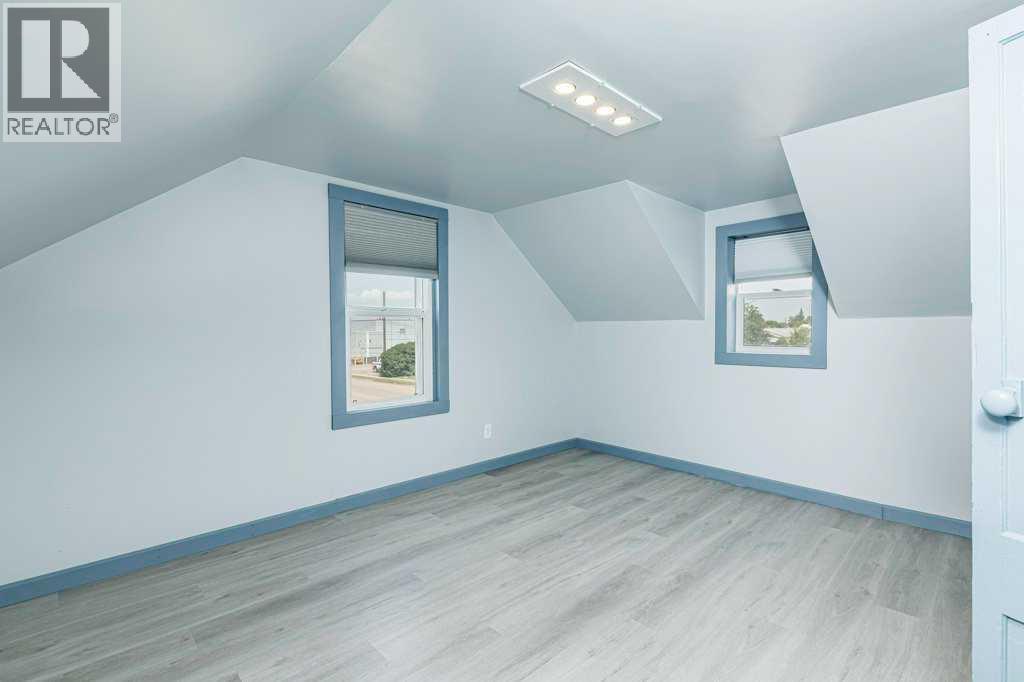 5003 48 Street Property Photo 34
