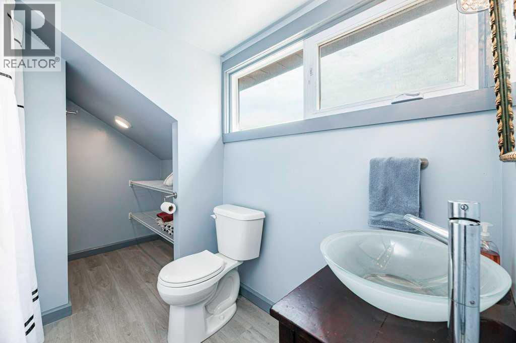 5003 48 Street Property Photo 36