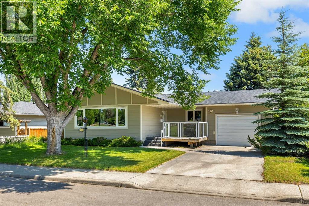 3324 Morley Crescent Nw Property Photo 1