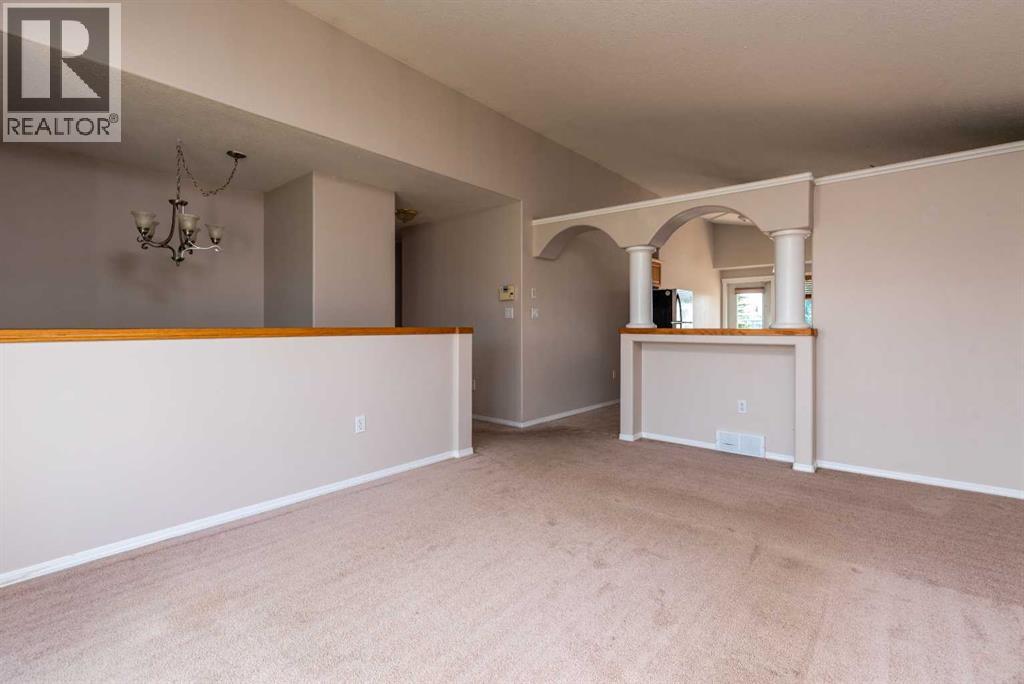 6601 39 Street Property Photo 6