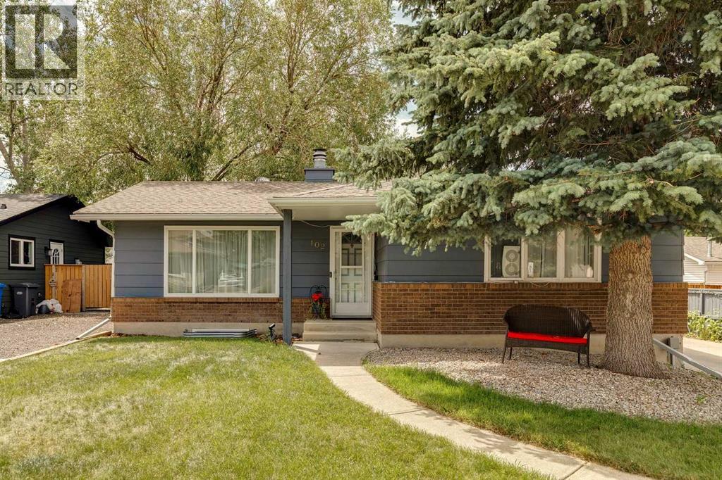 102 Thorson Crescent Property Photo 1